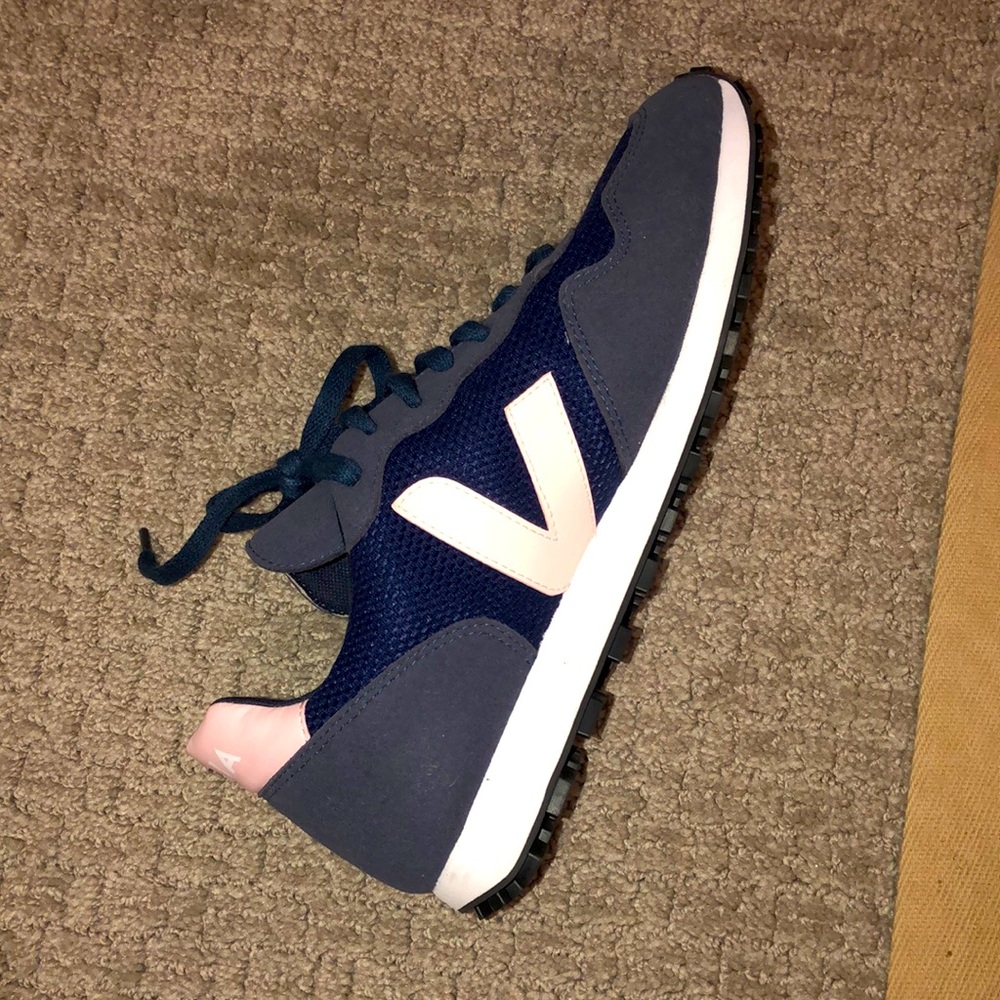 Veja Sneaker- Never been worn!